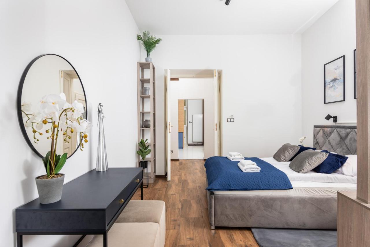 Premium Splendid Old Town Suites - By Upstairs Krasków Exterior foto