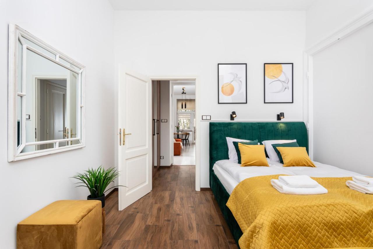 Premium Splendid Old Town Suites - By Upstairs Krasków Exterior foto